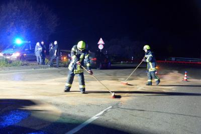 Mehrere Verletzte nach schwerem Crash durch Rotlichtfahrt bei Ludwigsburg